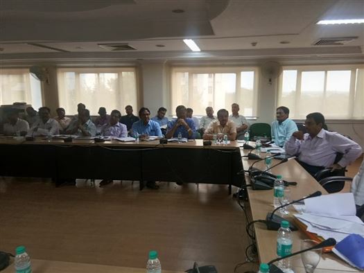 सीईओ यूपीडा श्री अवनीश कुमार अवस्थी ने मानसून रखरखाव और आगरा लखनऊ एक्सप्रेसवे के अन्य रखरखाव से संबंधित मुद्दों पर बैठक की।/Shri Awanish Kumar Awasthi,CEO UPEIDA took a meeting for the post monsoon ma