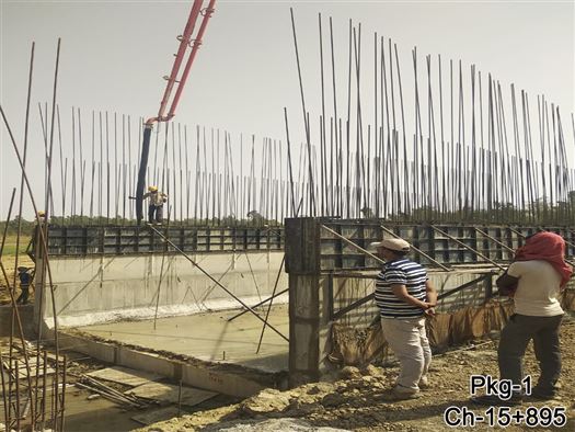 पूर्वांचल एक्सप्रेसवे के निर्माण गतिविधियां की तस्वीरे / pictures of the construction activities of Purvanchal Expressway 
