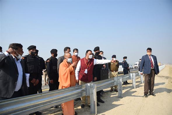 दिनांक 08.02.2021 को मा० मुख्यमंत्री श्री योगी आदित्यनाथ जी द्वारा किया गया पूर्वांचल एक्सप्रेस वे का हवाई सर्वेक्षण एवं स्थलीय निरीक्षण.../Hon’ble Chief Minister, Shri Yogi Adityanath made aerial survey and Site inspection of Purvanchal Expressway on 08.02.2021.1.